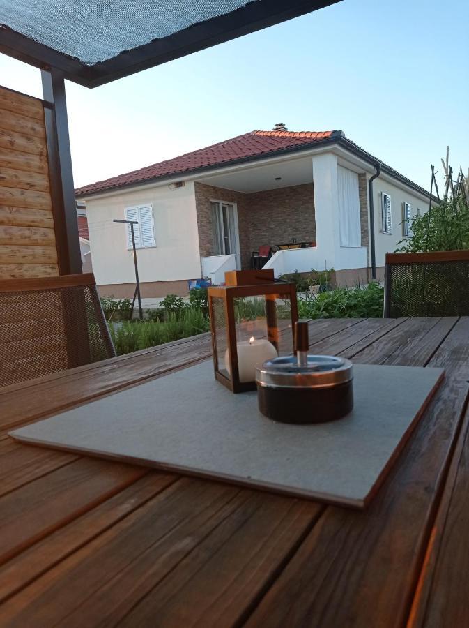 Holiday Home Lucia Lozovac Exterior foto